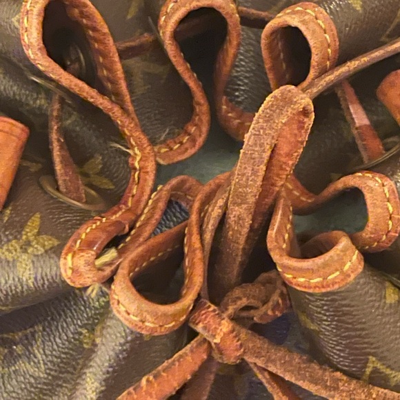 Louis Vuitton Monogram Noe bucket Shoulder. - Picture 10 of 15